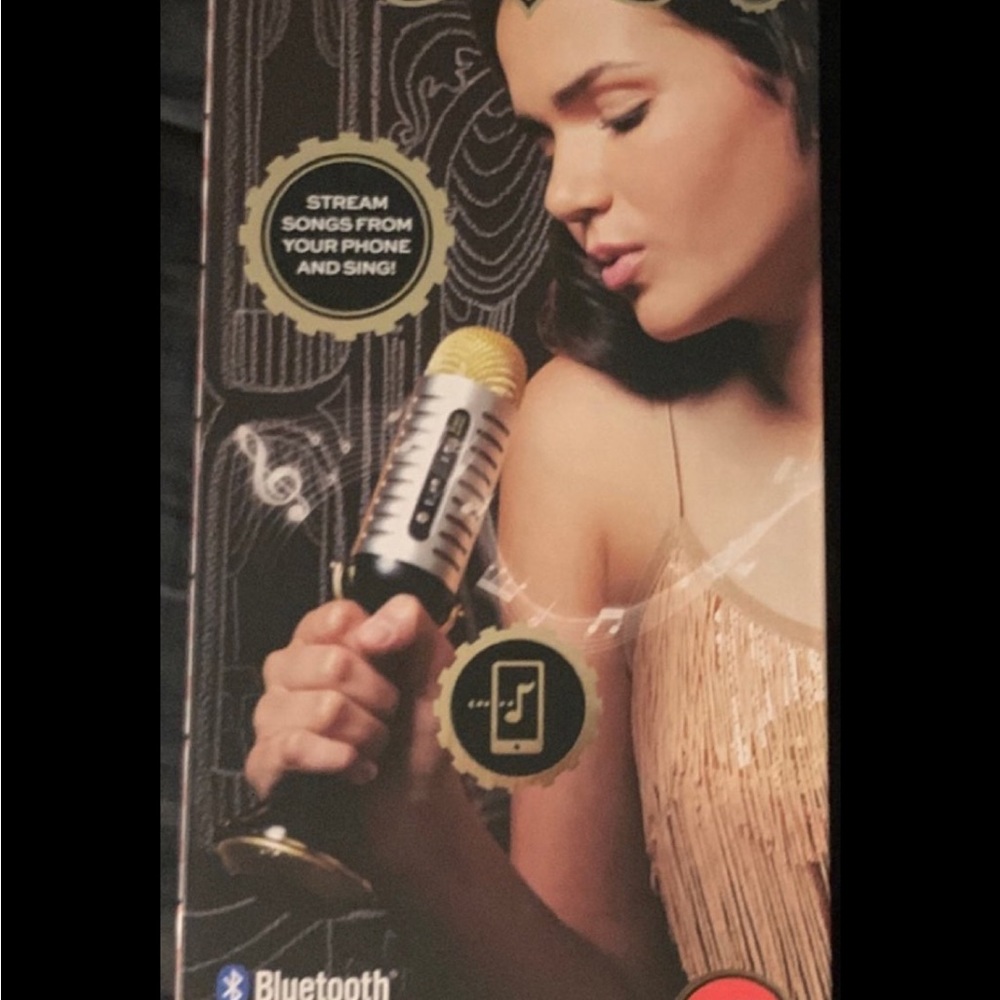FAO Schwartz microphone with a Bluetooth